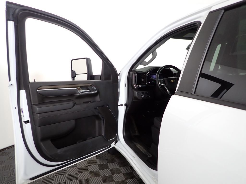 Used 2024 Chevrolet Silverado 2500 LT AWD/4WD image 20