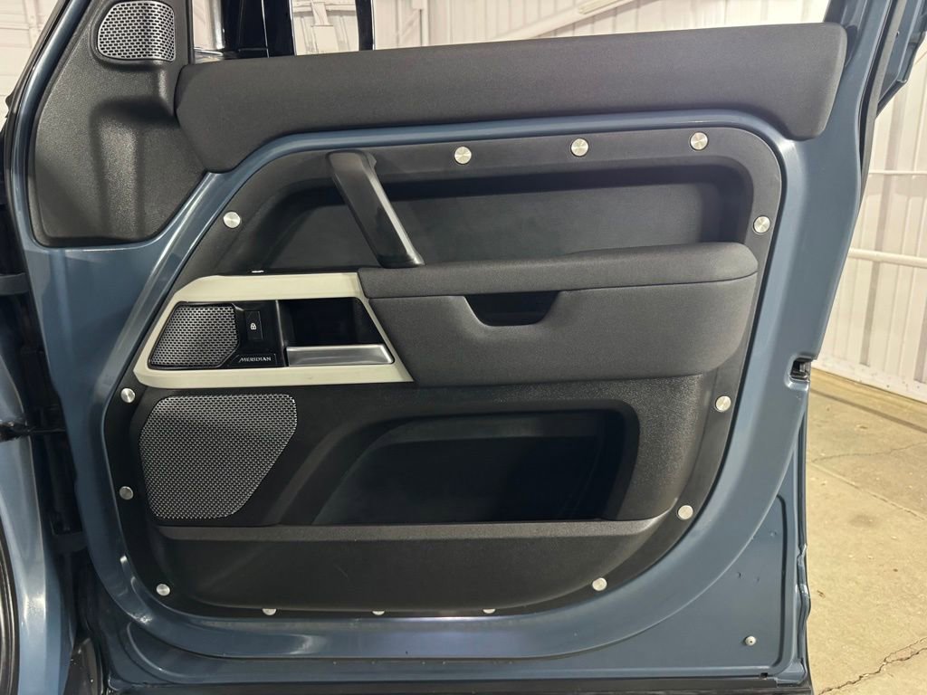 Used 2022 Land Rover Defender 110 image 53
