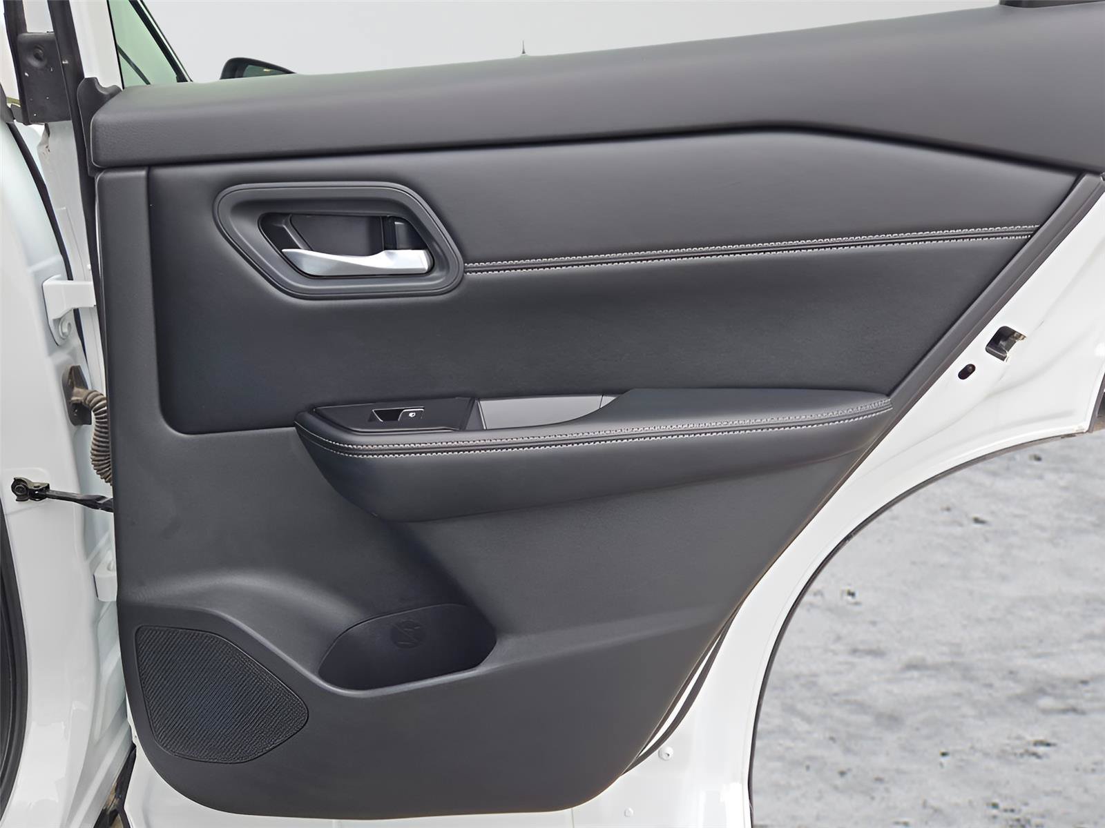 Used 2026 Nissan Rogue SL AWD/4WD image 9