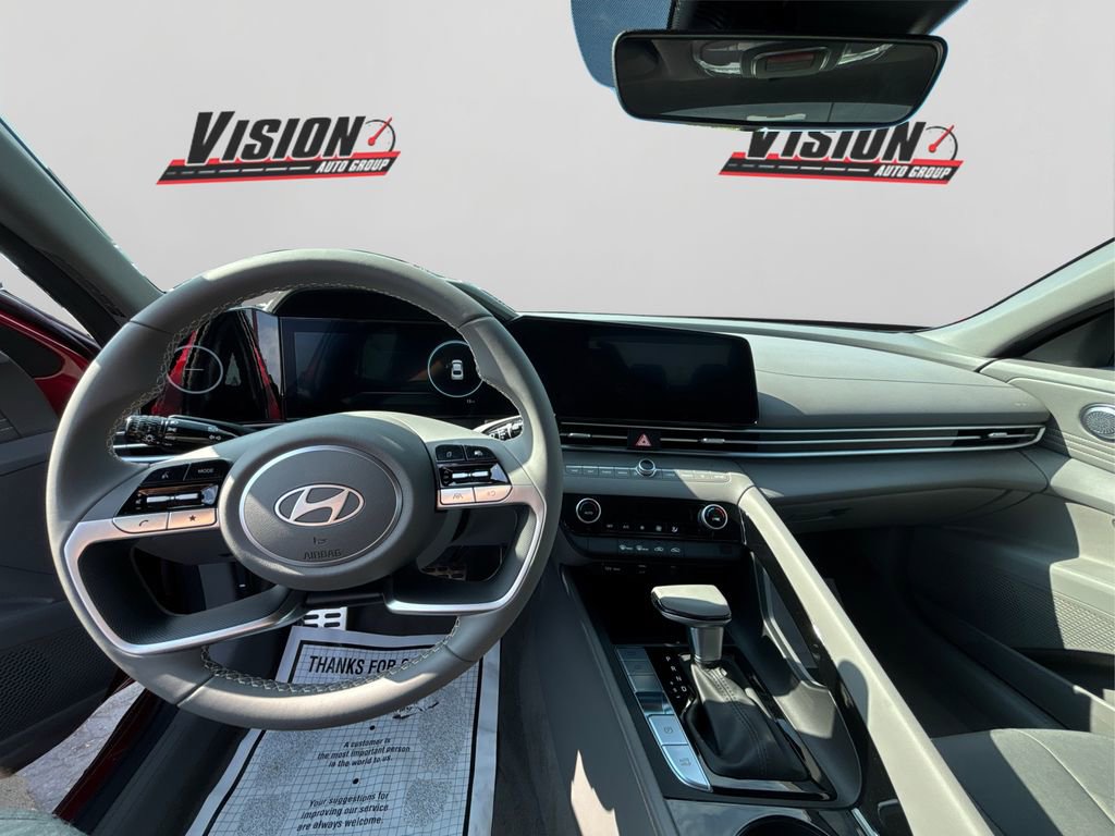 Certified 2025 Hyundai Elantra SEL image 22