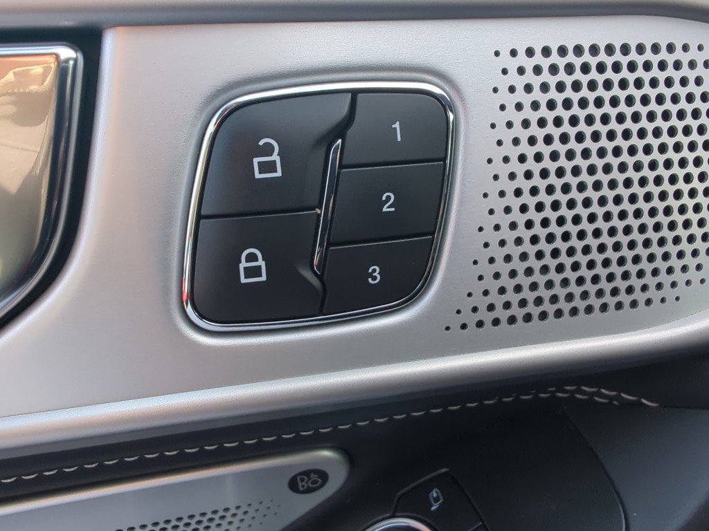 Used 2020 Ford Explorer ST w/ Premium Technology Package image 13