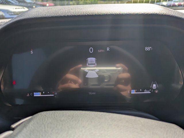 New 2025 Jeep Grand Cherokee L Laredo image 24