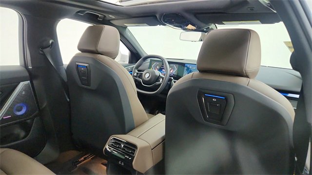 Used 2024 BMW 530i xDrive image 26