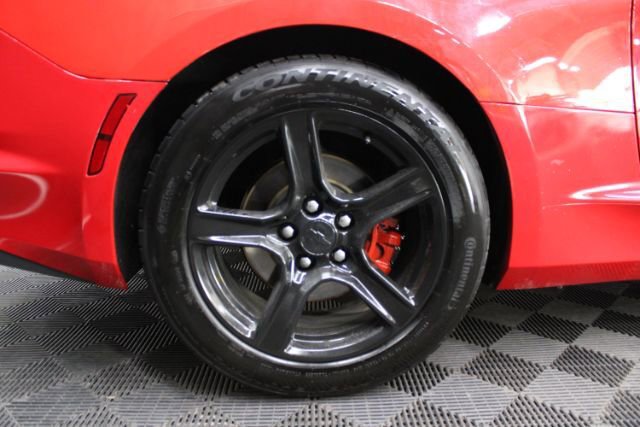 Used 2020 Chevrolet Camaro LT RWD image 6