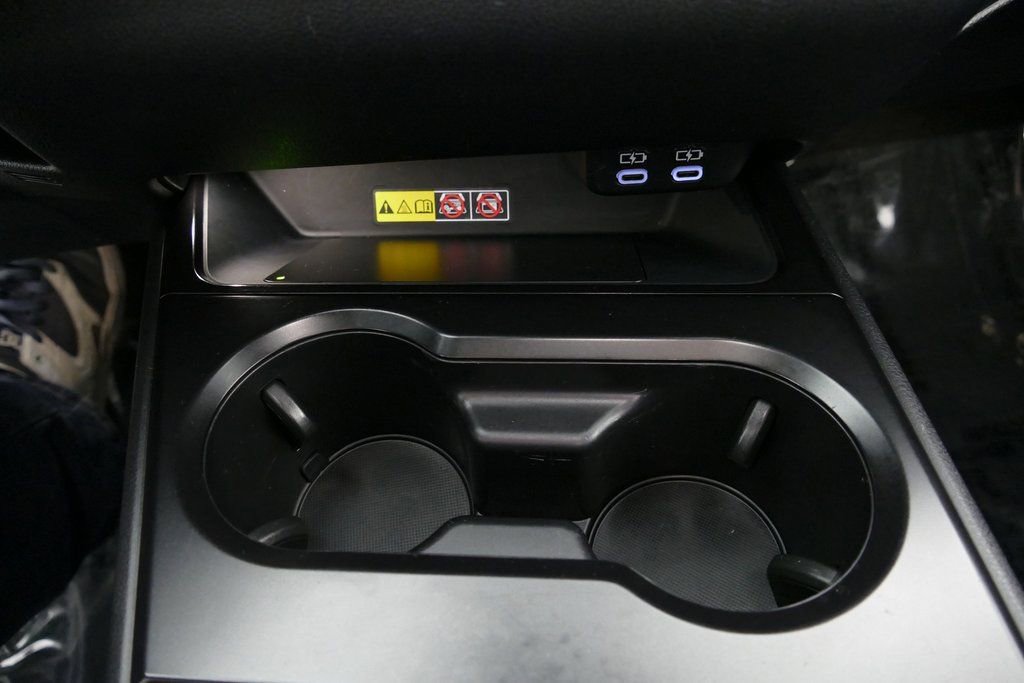 Used 2023 Lexus UX 250h AWD w/ Premium Package image 18