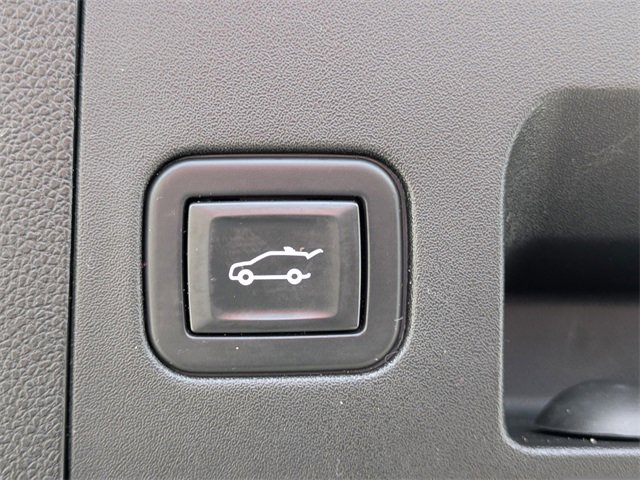 Used 2020 Cadillac XT4 Premium Luxury w/ Driver Awareness Package image 17