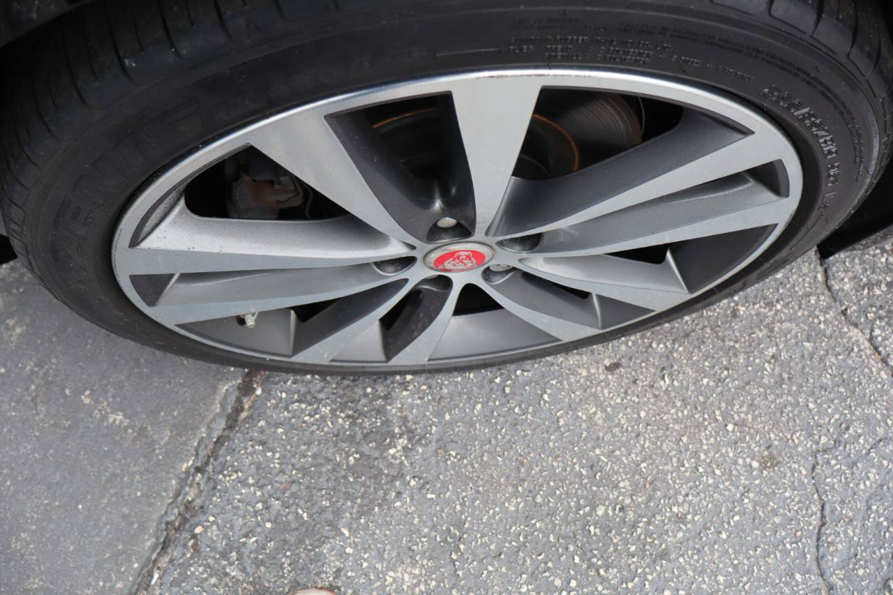 Used 2018 Jaguar XE Prestige RWD image 31