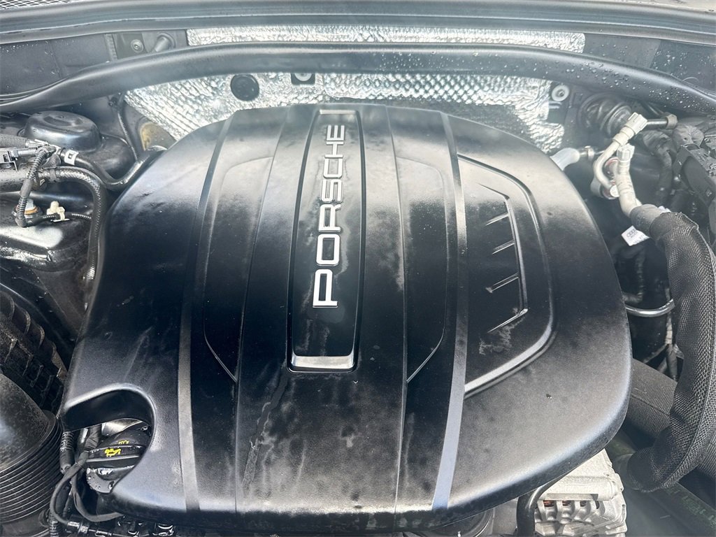 Used 2021 Porsche Macan image 33