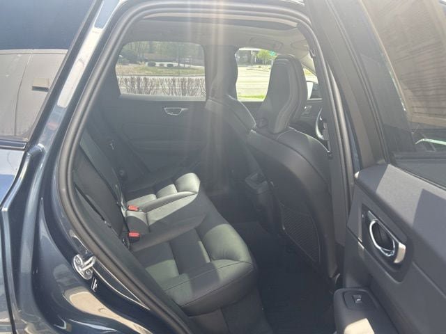 Certified 2025 Volvo XC60 B5 Plus AWD/4WD image 13