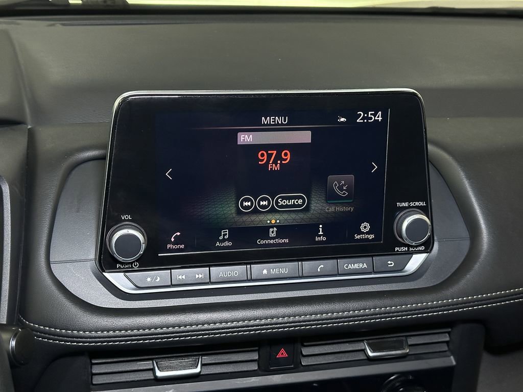 Used 2024 Nissan Rogue SV image 36