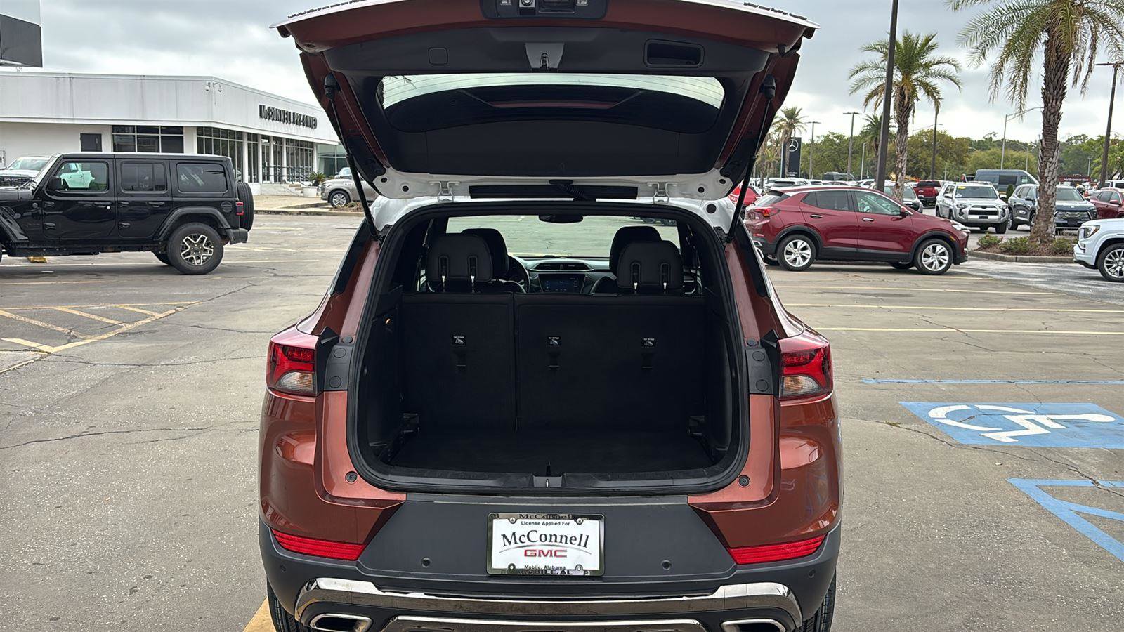 Used 2021 Chevrolet TrailBlazer ACTIV w/ Technology Package image 17