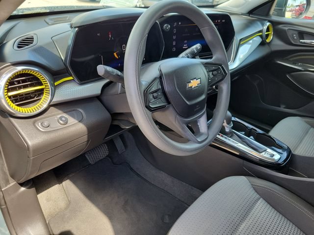 Used 2025 Chevrolet Trax LT FWD image 30