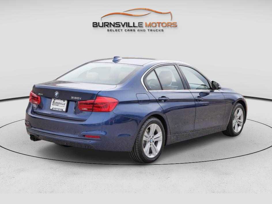 Used 2018 BMW 330i xDrive Sedan w/ Premium Package image 7