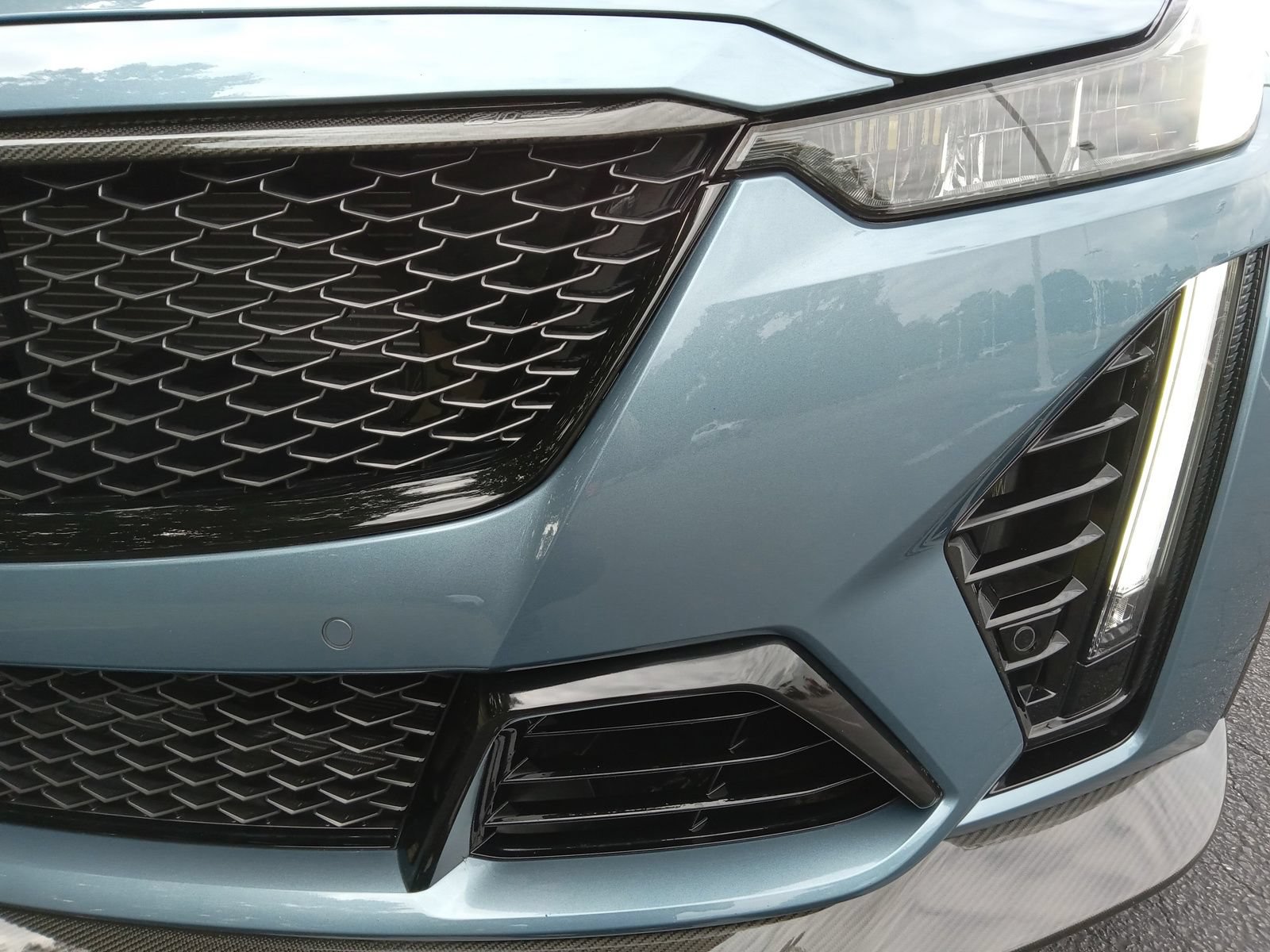 Used 2024 Cadillac CT5 V Blackwing w/ Carbon Fiber Package 2 RWD image 8