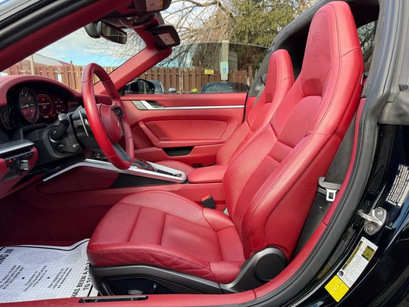 Used 2022 Porsche 911 Targa 4S w/ Premium Package AWD/4WD image 17