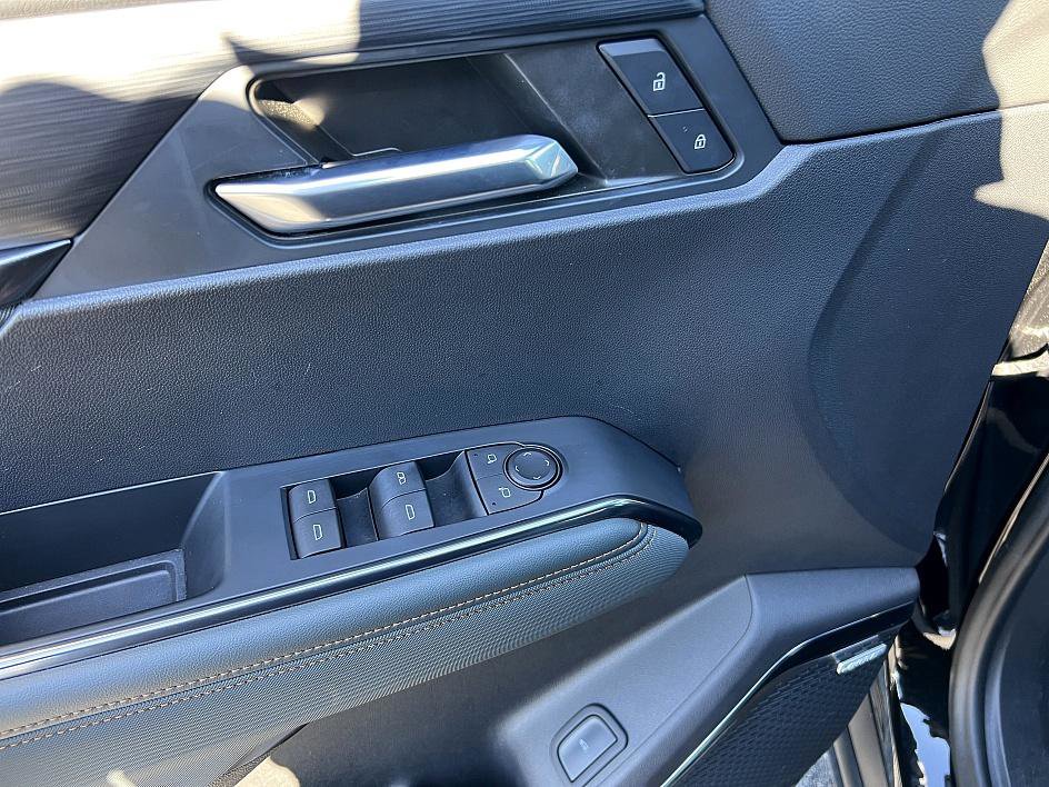 Used 2024 GMC Acadia AT4 image 13