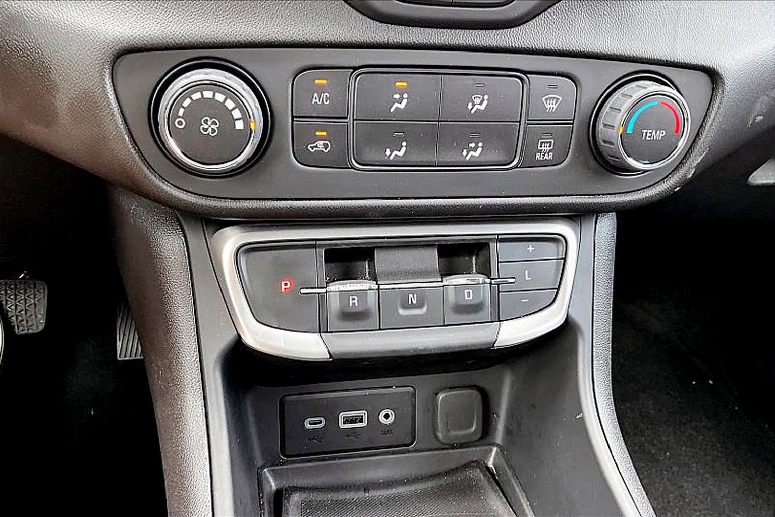 Used 2025 GMC Terrain Elevation image 29