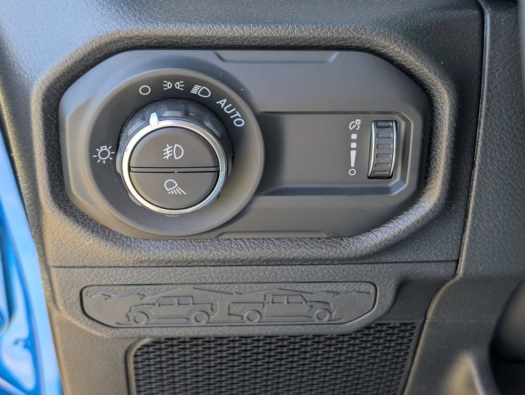 New 2026 Jeep Gladiator Sport AWD/4WD image 12
