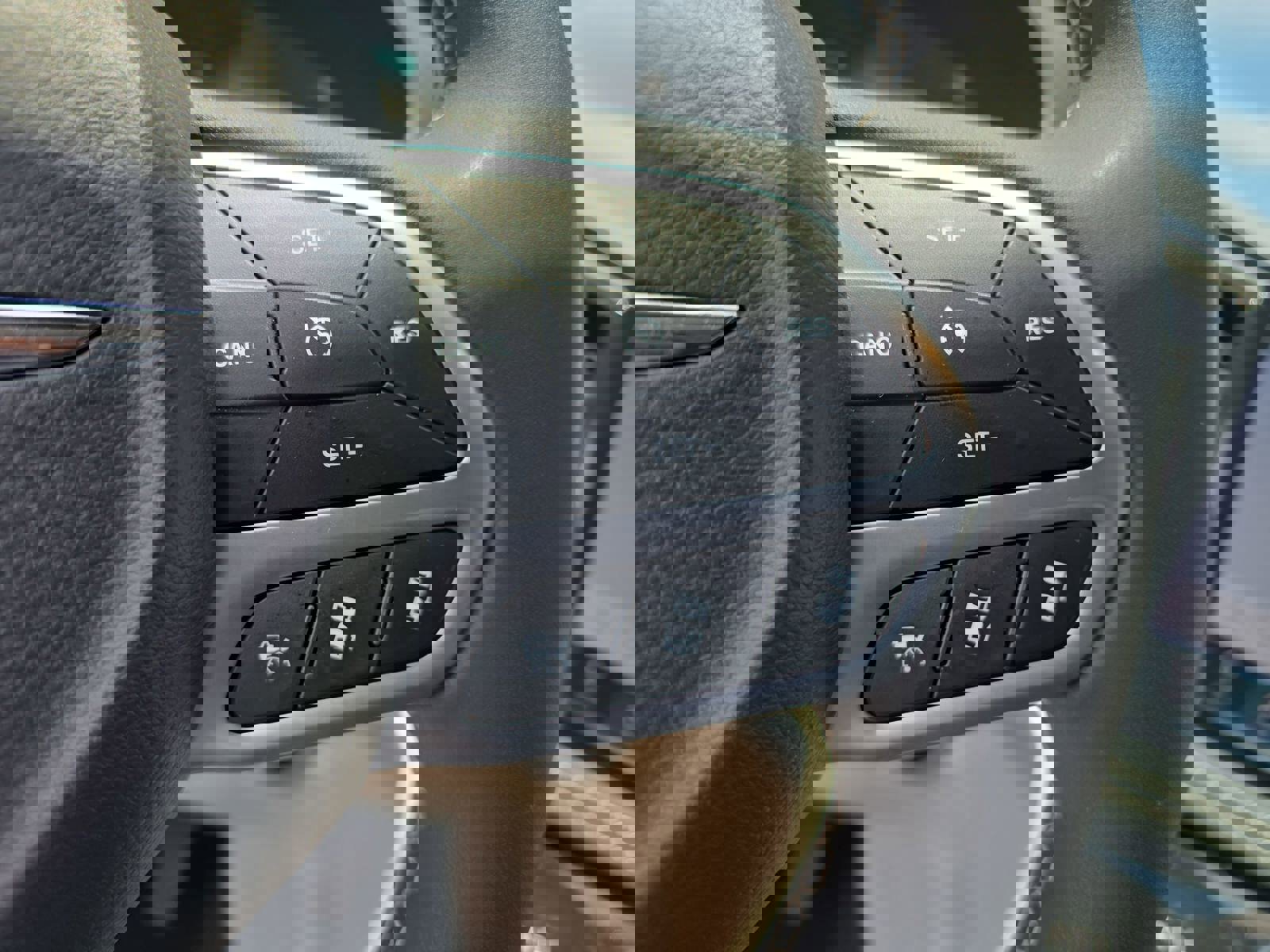 Used 2023 Chrysler Pacifica Touring-L FWD image 20