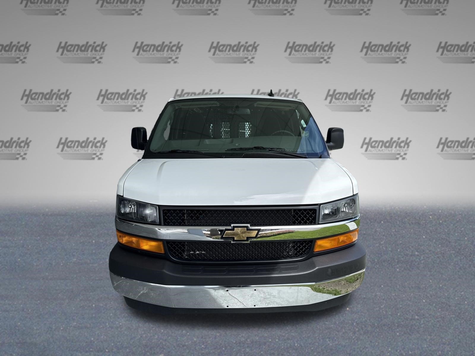 Used 2025 Chevrolet Express 2500 w/ Driver Convenience Package RWD image 3