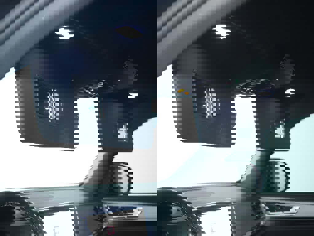 Used 2024 Volkswagen Atlas Cross Sport SE image 19