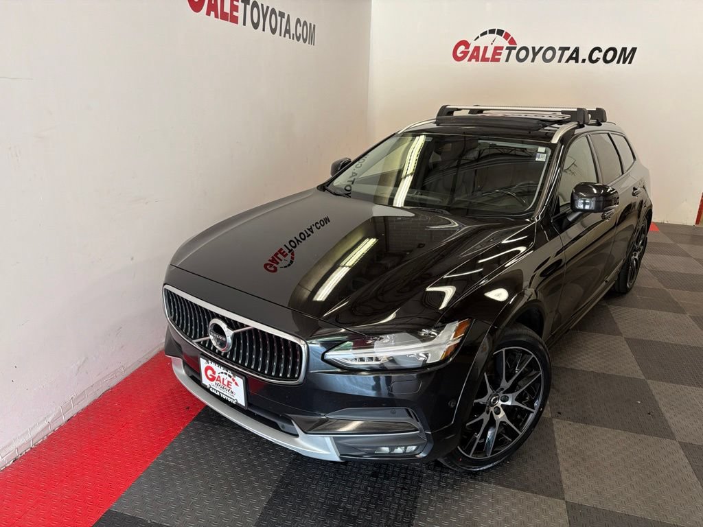 Used 2018 Volvo V90 T6 Cross Country w/ Convenience Package AWD/4WD image 3
