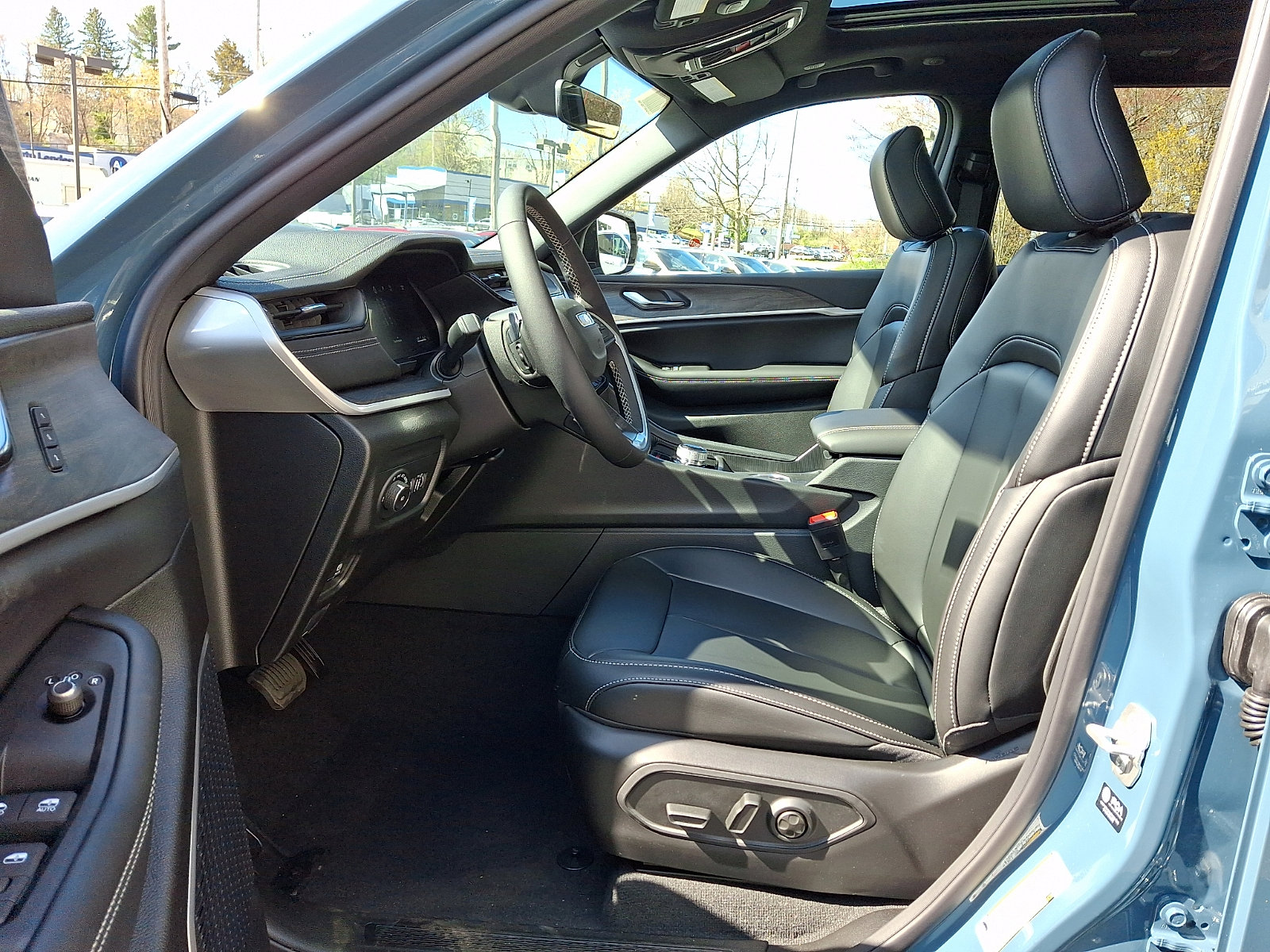 New 2026 Jeep Grand Cherokee Limited image 9
