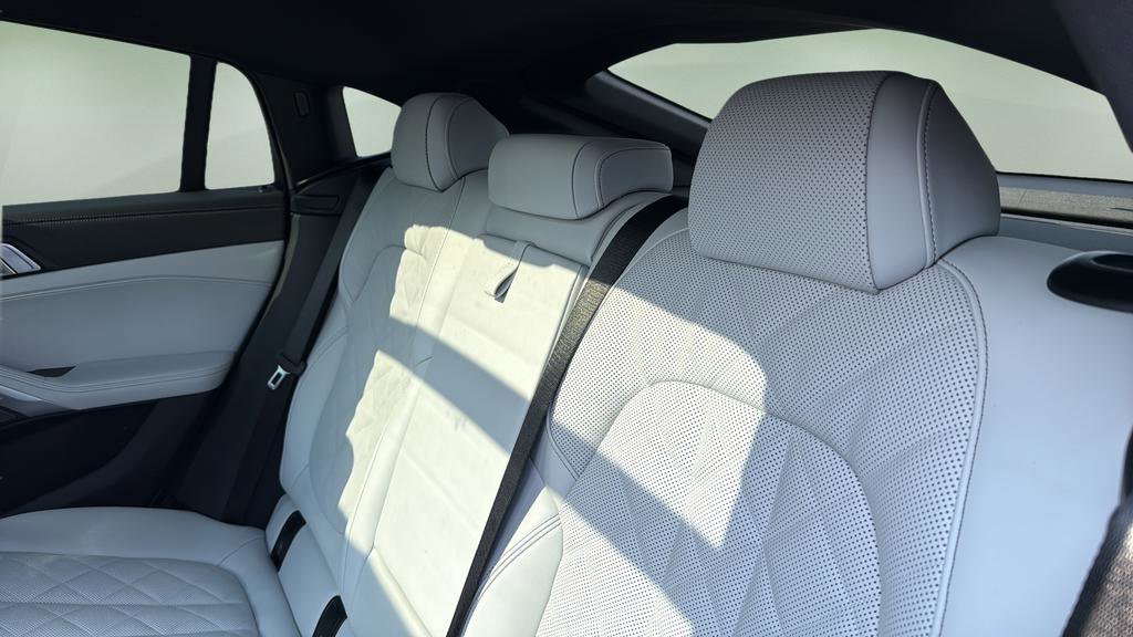 Used 2026 BMW X6 xDrive40i image 23