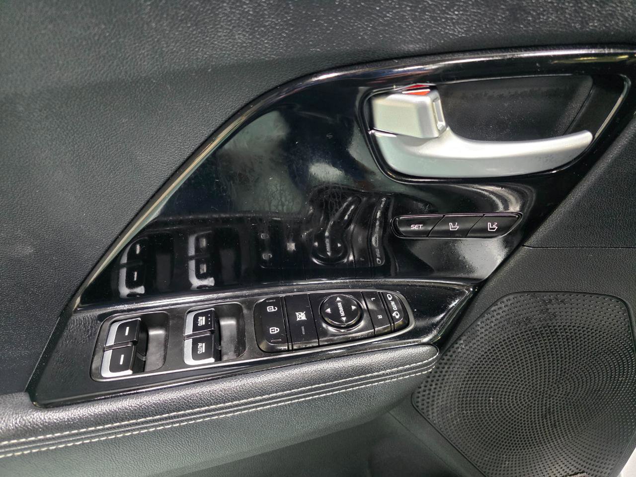 Used 2018 Kia Niro Touring image 17