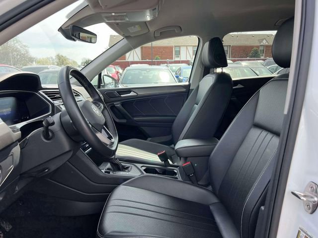 Used 2024 Volkswagen Tiguan SE FWD image 25