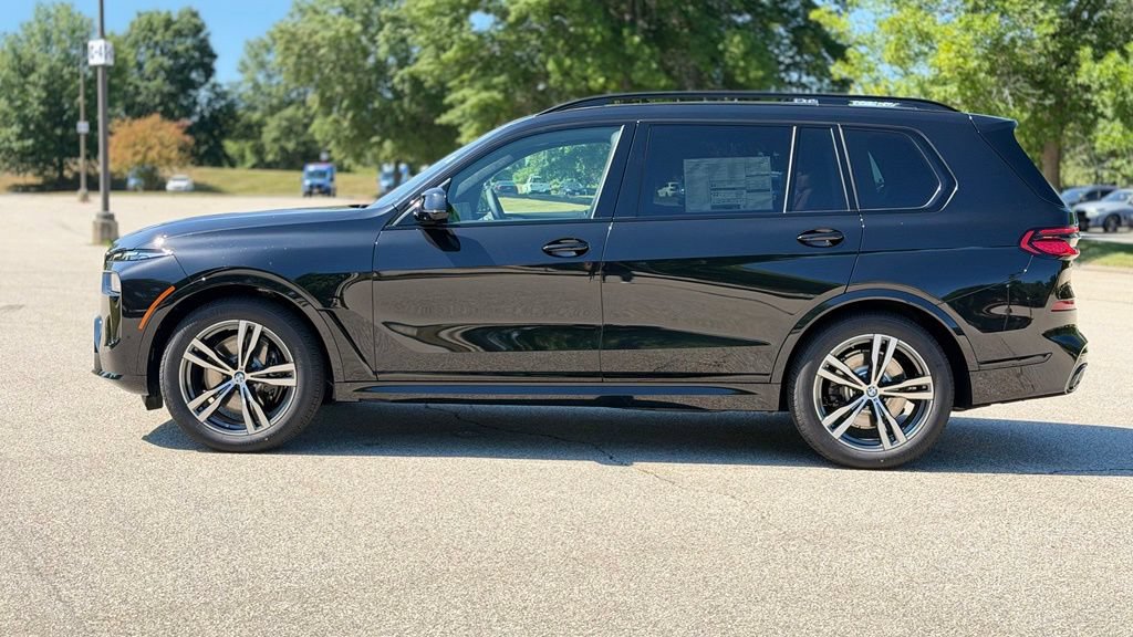 New 2027 BMW X7 xDrive40i w/ M Sport Package AWD/4WD image 3