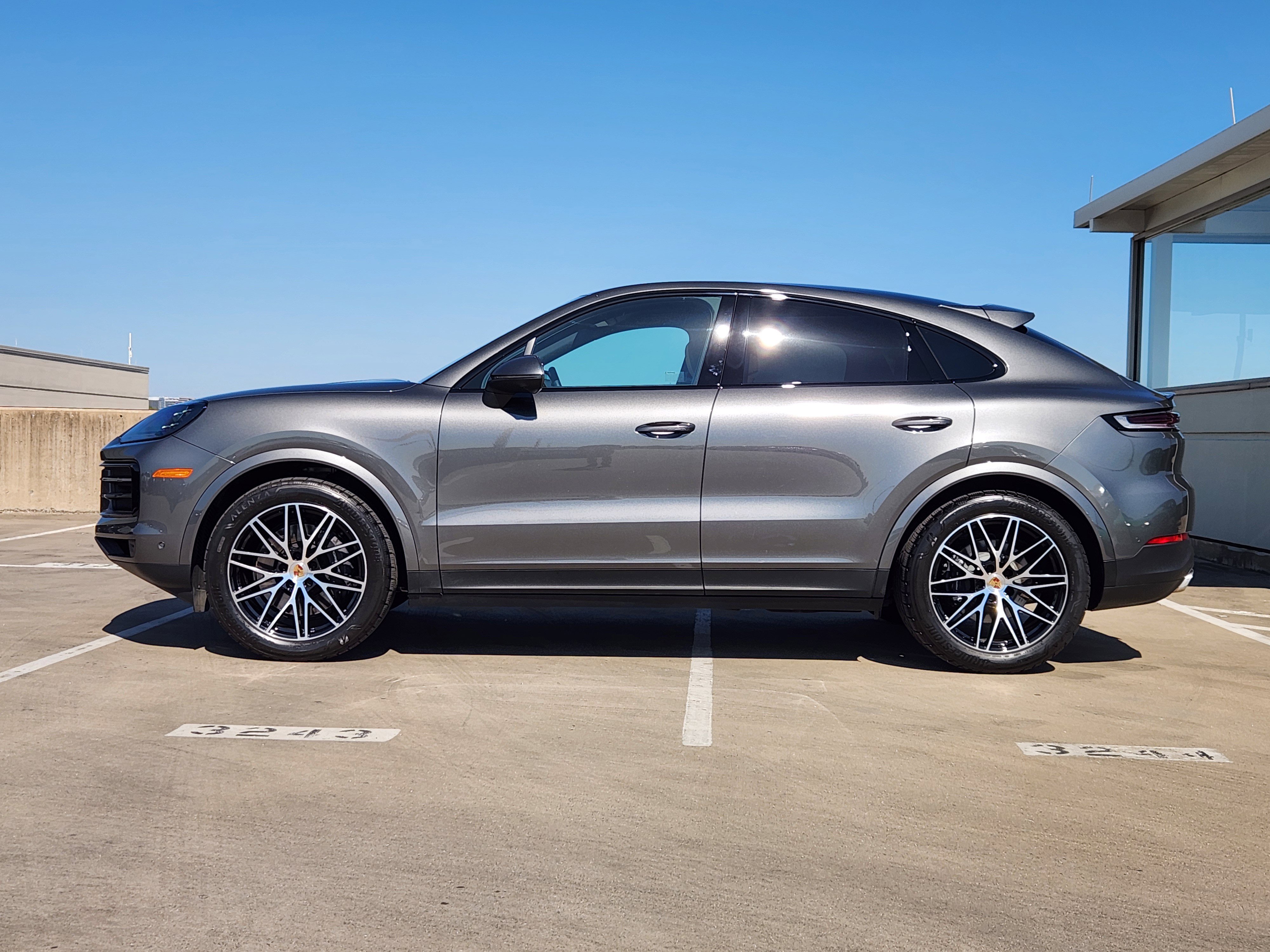 Certified 2025 Porsche Cayenne Coupe image 2