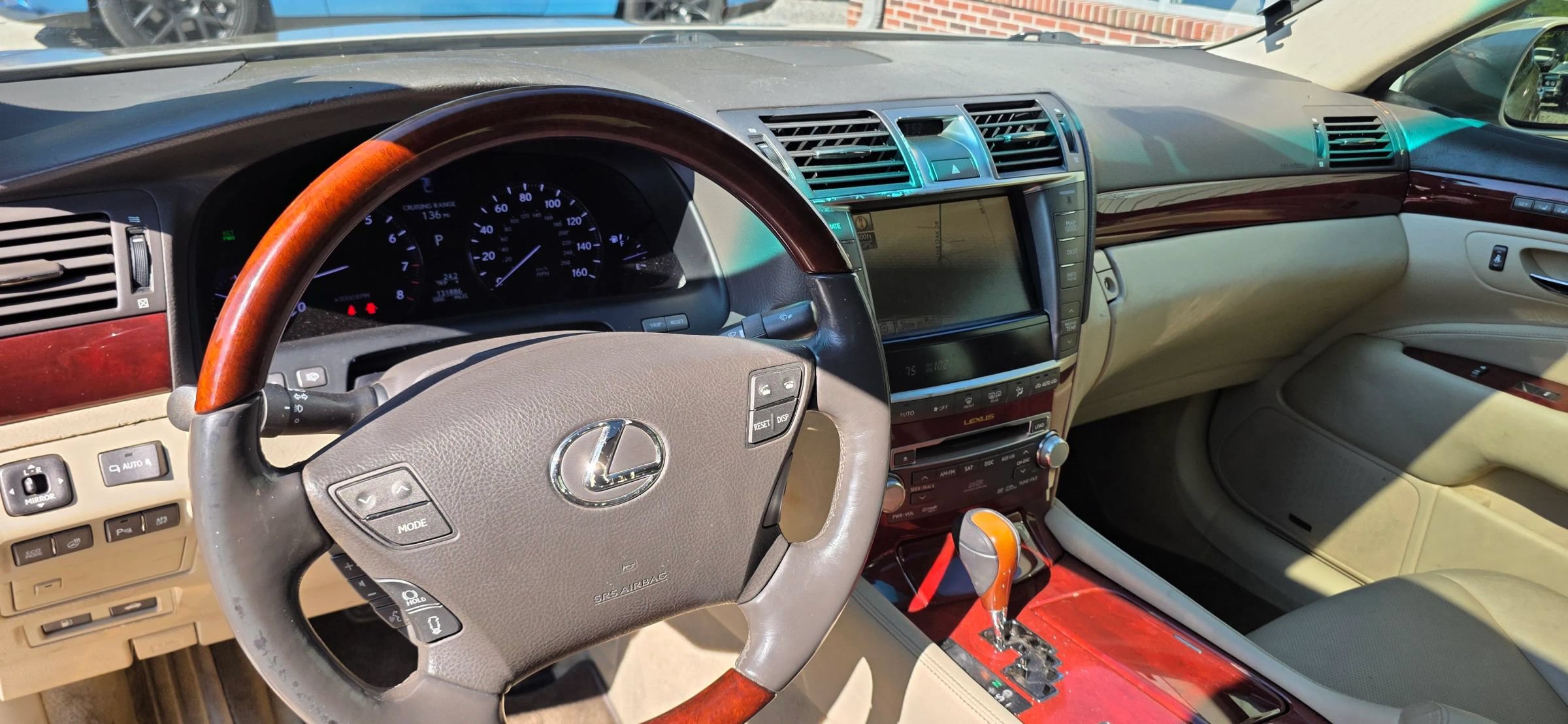 Used 2011 Lexus LS 460 w/ Luxury Value Edition RWD image 11