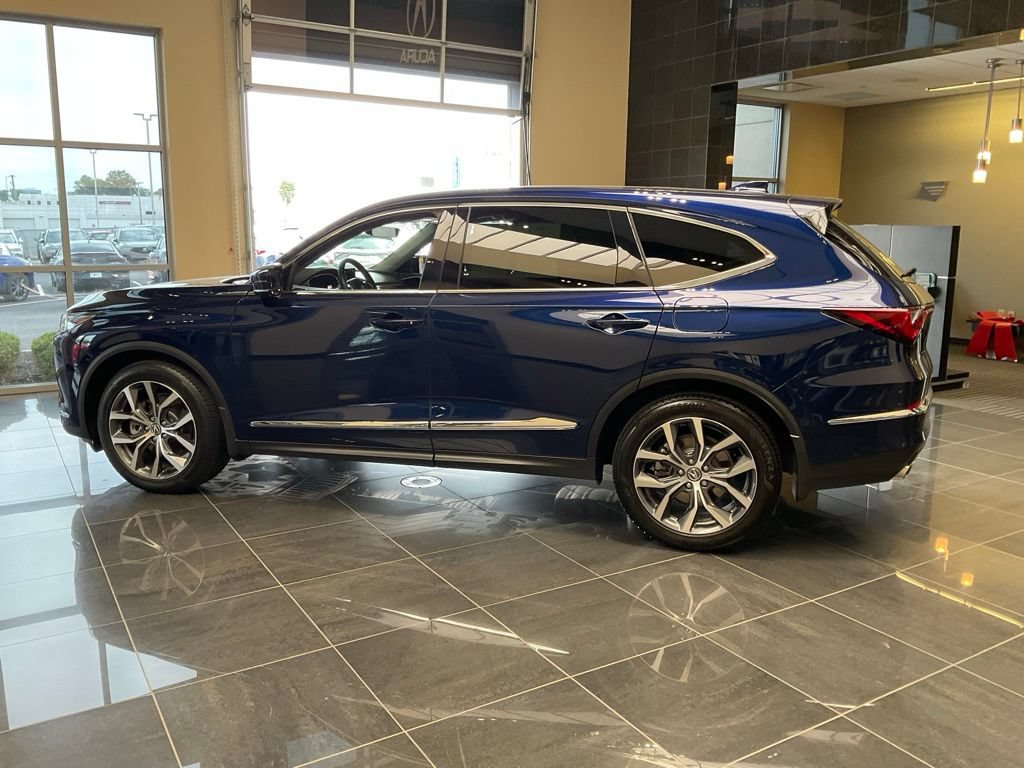 Certified 2024 Acura MDX w/ Technology Package AWD/4WD image 5