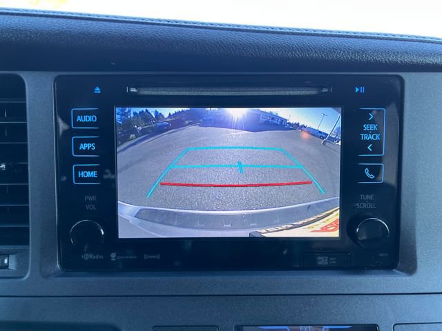 Used 2017 Toyota Sienna SE image 25