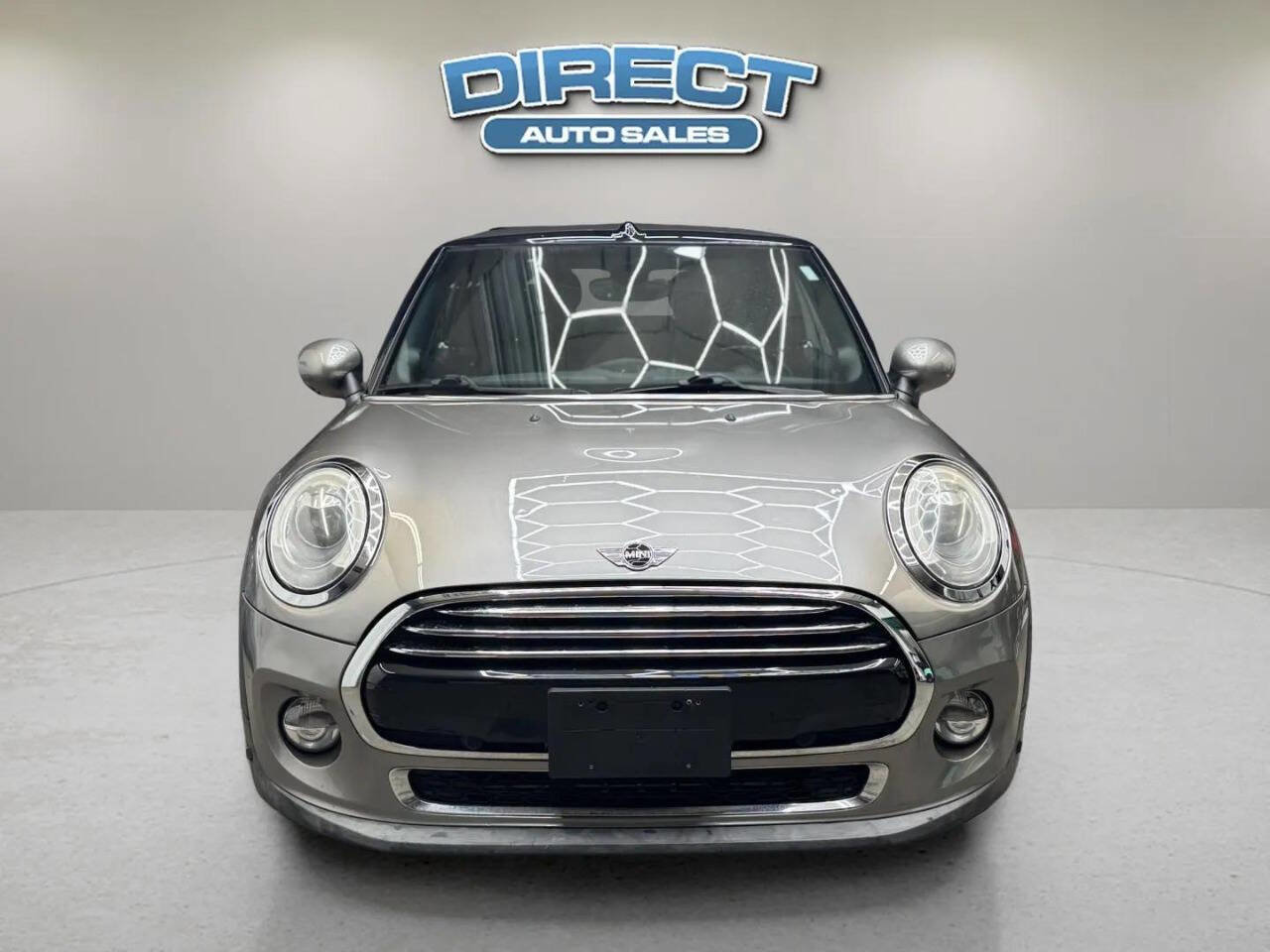 Used 2018 MINI Cooper Convertible image 2
