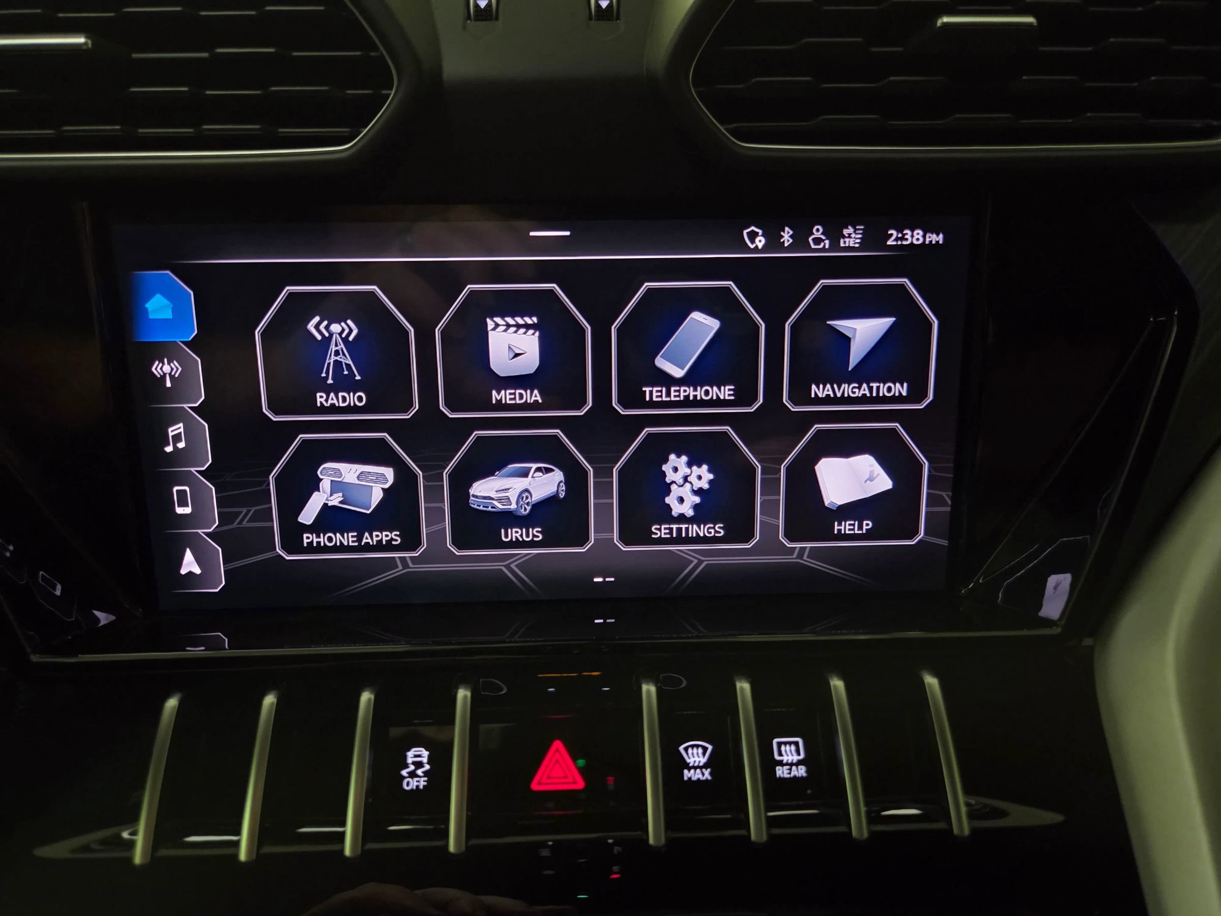 Used 2020 Lamborghini Urus AWD/4WD image 30