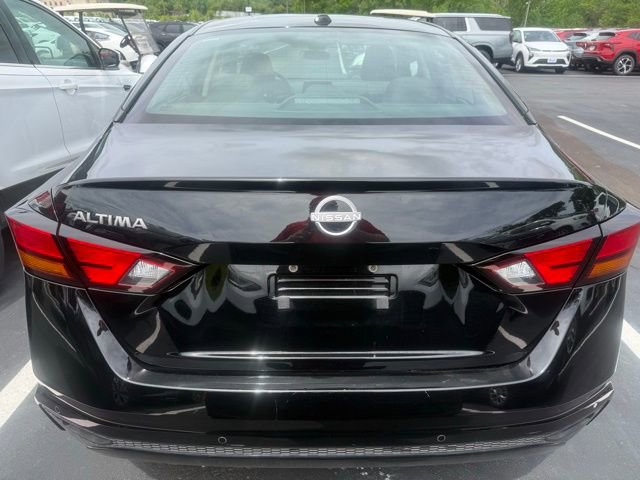 Used 2025 Nissan Altima 2.5 SV FWD image 7