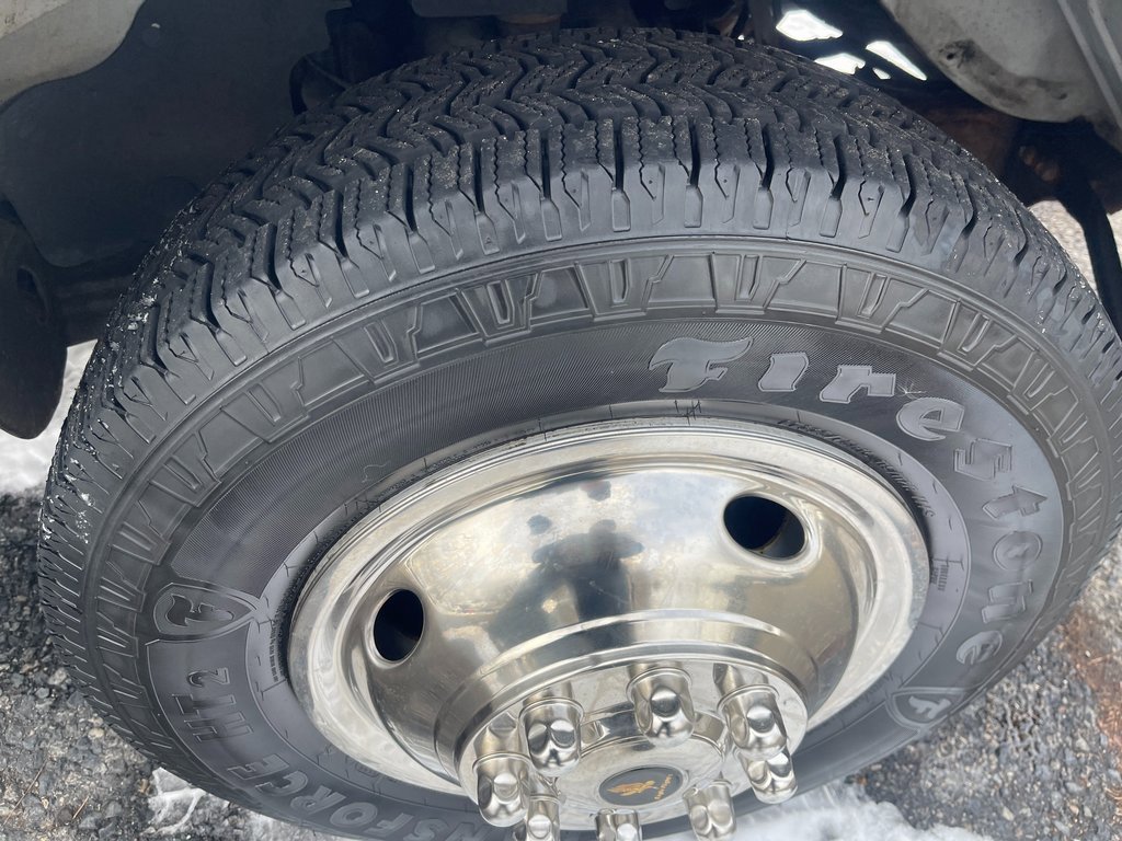 Used 2015 Chevrolet Express 3500 Extended w/ Smoker's Package image 24