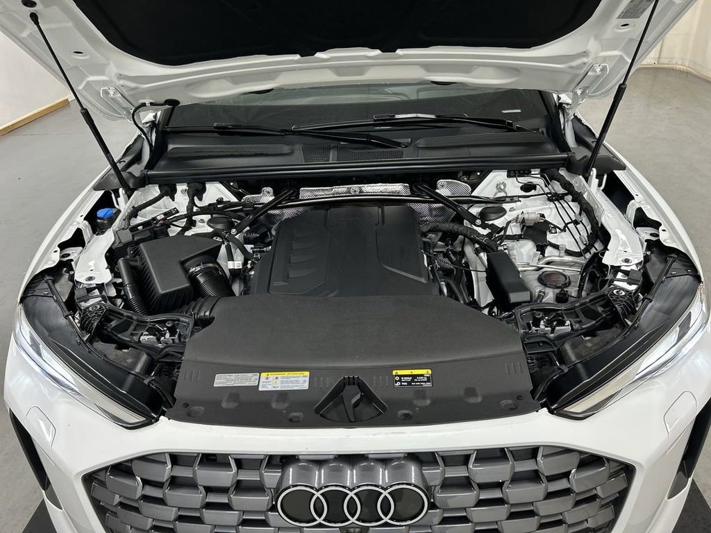 Used 2025 Audi Q5 Premium w/ Convenience Package image 25