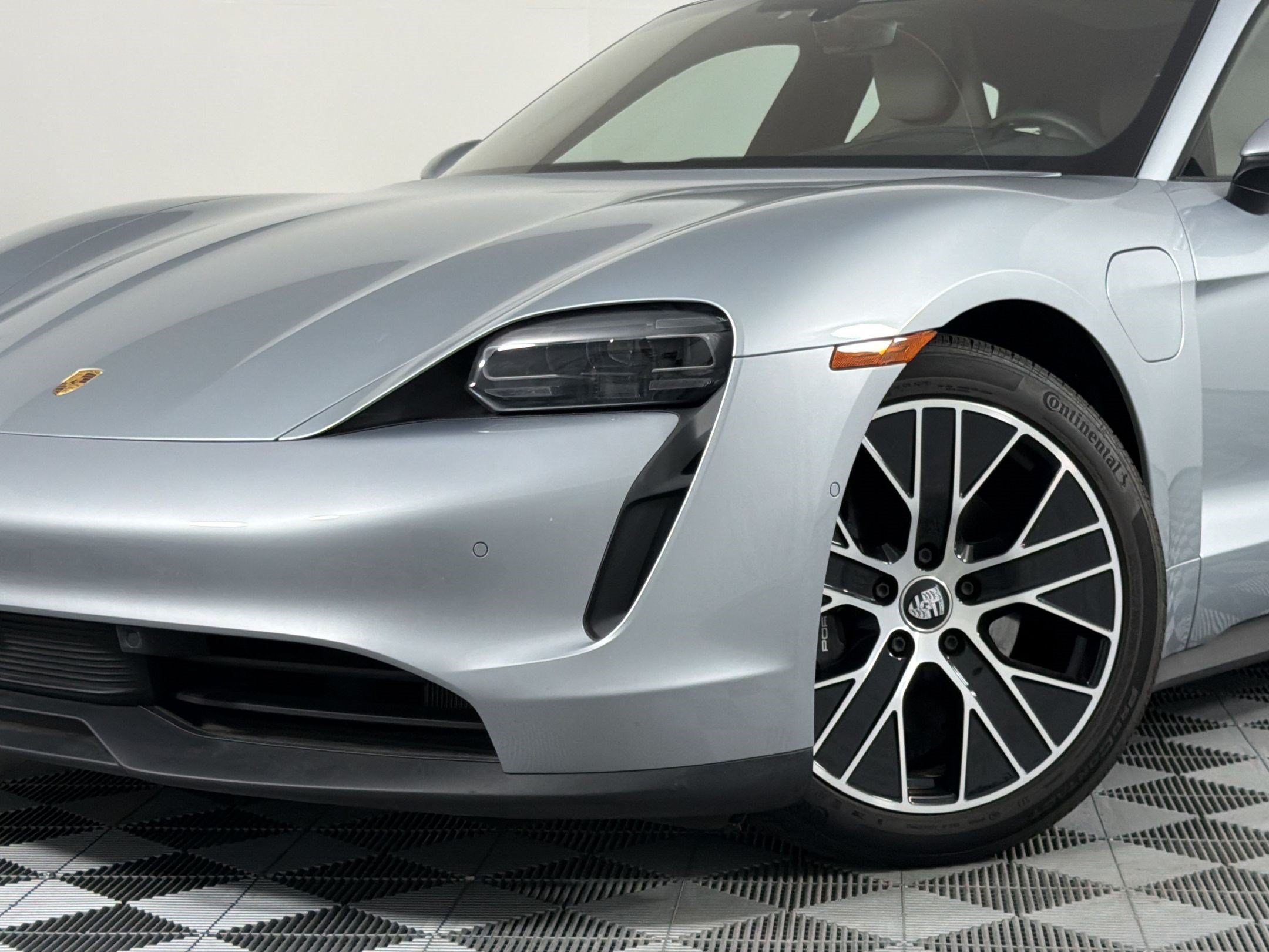 Certified 2022 Porsche Taycan RWD image 6