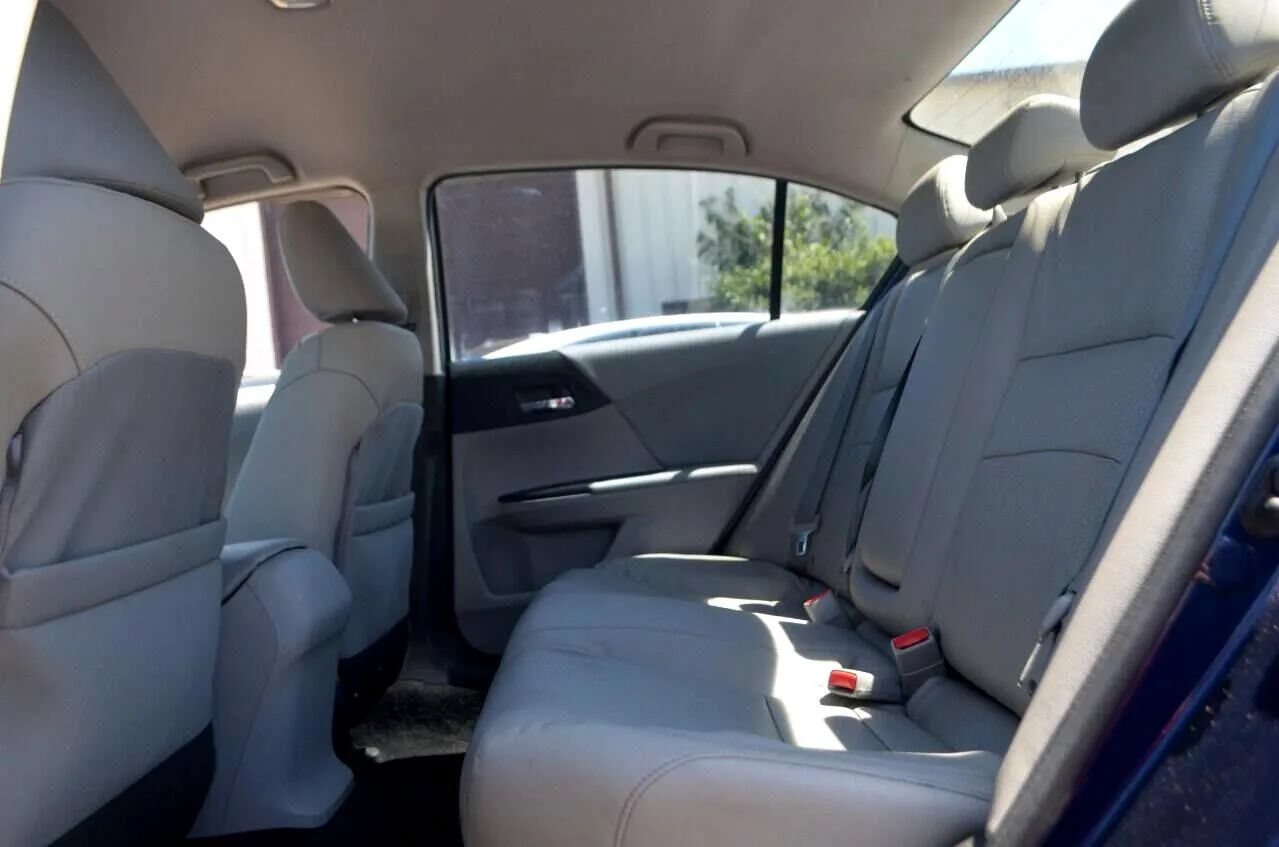 Used 2017 Honda Accord LX image 23