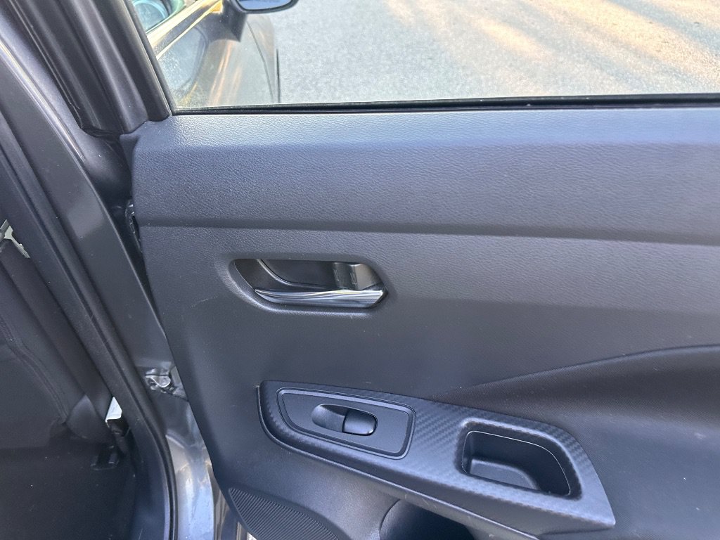 Used 2022 Nissan Versa SV FWD image 18
