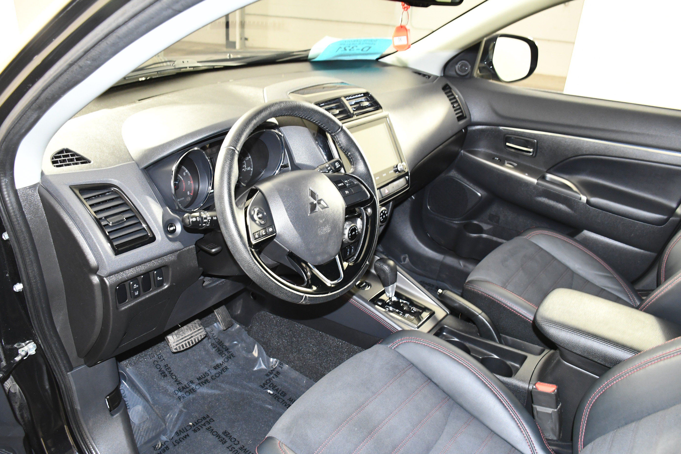 Used 2023 Mitsubishi Outlander Sport SE AWD/4WD image 2