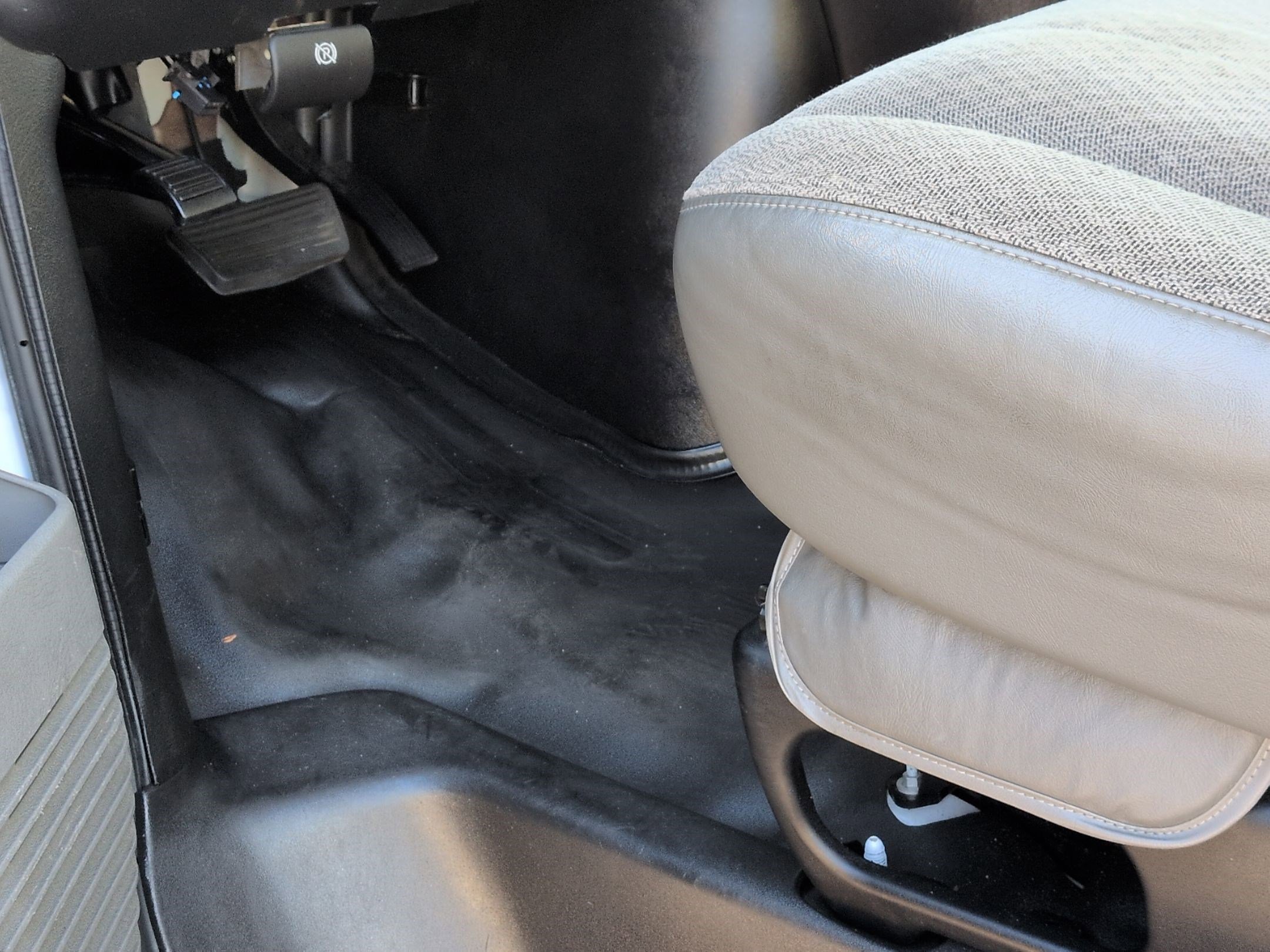 Used 2017 Chevrolet Express 2500 LS image 17