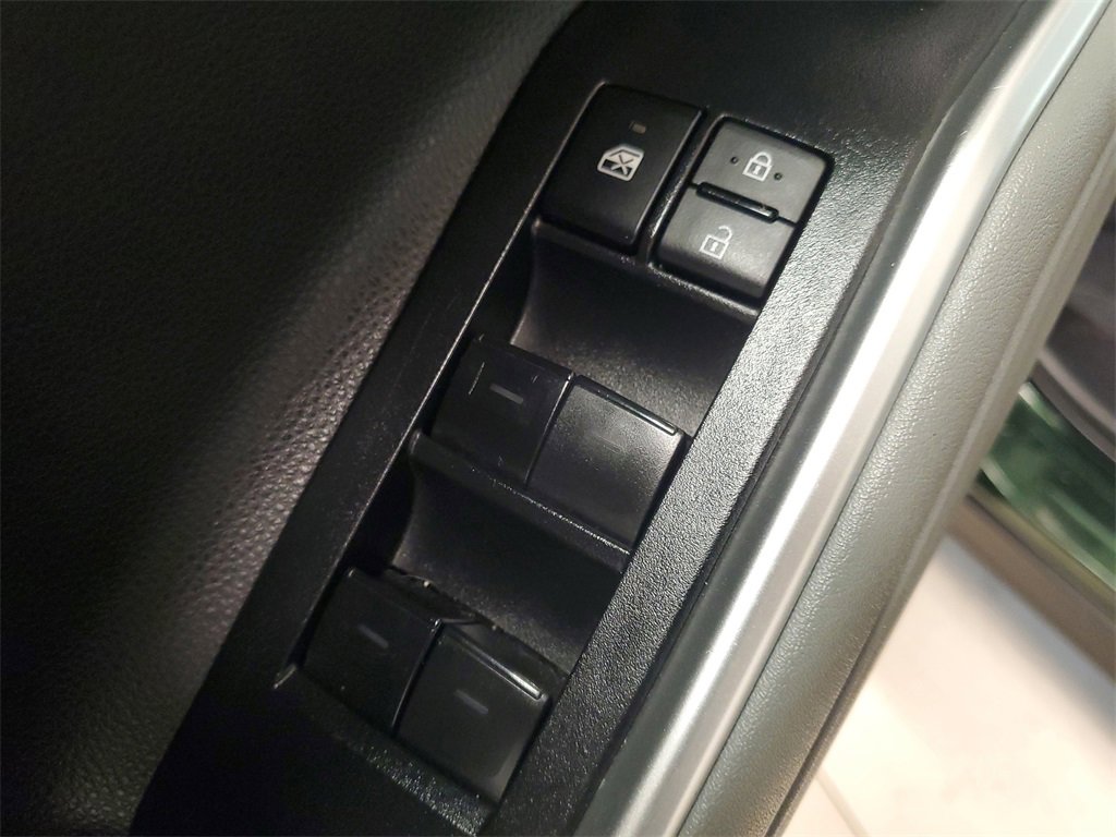 Used 2023 Toyota Highlander LE image 20