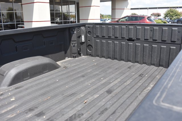 Used 2025 GMC Sierra 2500 AT4 w/ Technology Package AWD/4WD image 12