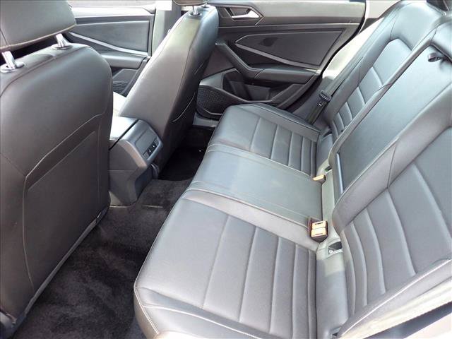 Used 2021 Volkswagen Jetta SE w/ SE Cold Weather Package FWD image 8