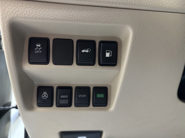 Used 2018 Nissan Rogue SV w/ Sun & Sound Touring Package image 30