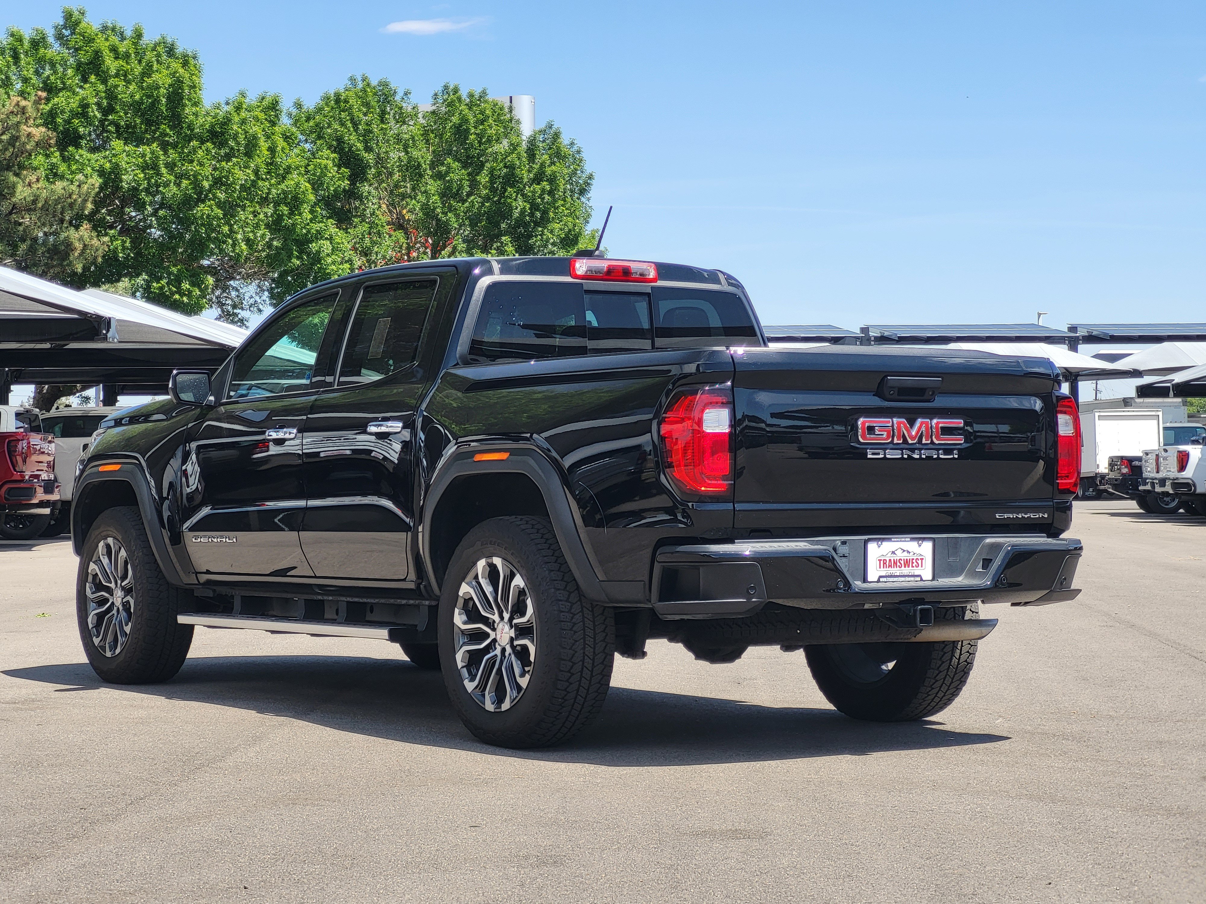 Certified 2025 GMC Canyon Denali AWD/4WD image 5